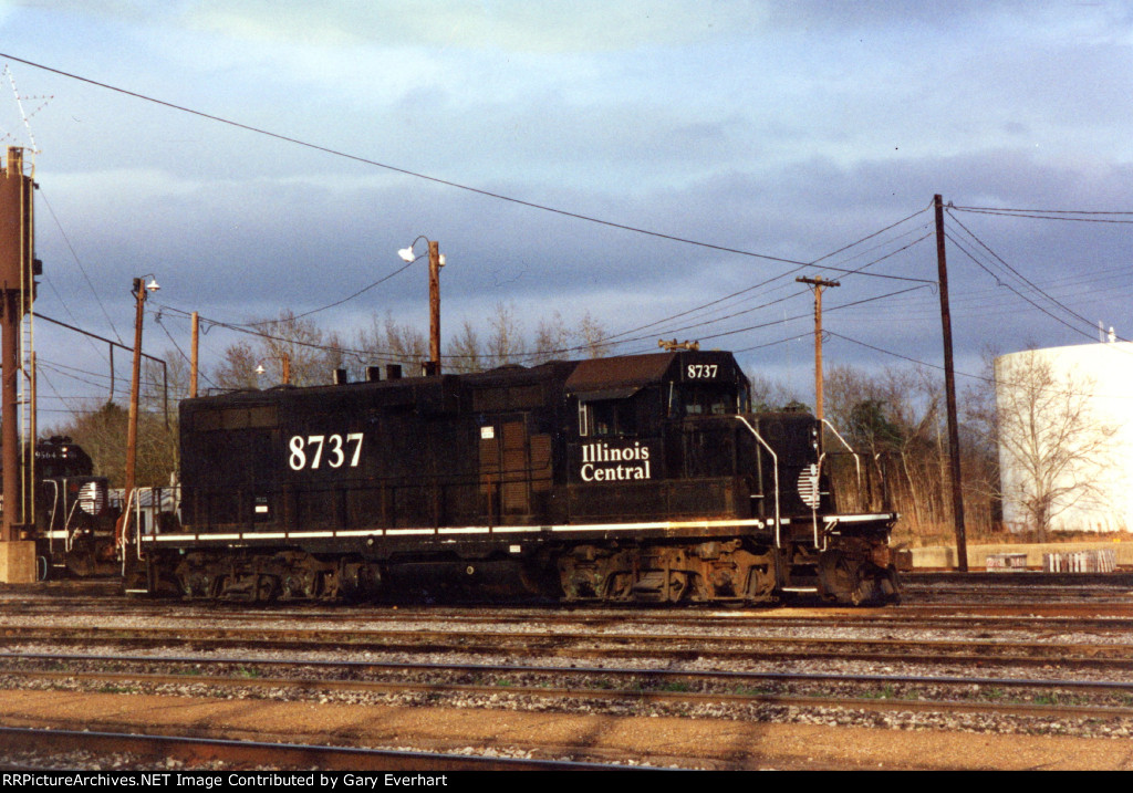 IC GP11 #8737 - Illlinois Central